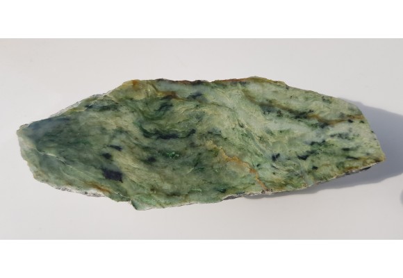 Okaz polerowanego nefrytu z Jordanowa Śląskiego