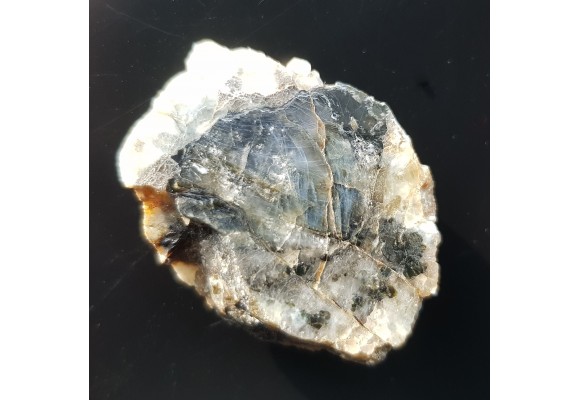 Kordieryt w pegmatycie z Zagórza Śląskiego