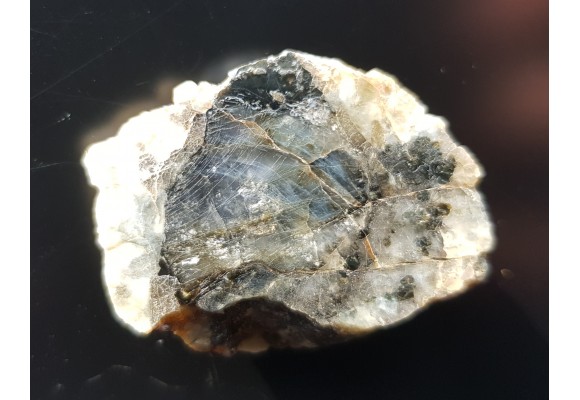 Kordieryt w pegmatycie z Zagórza Śląskiego