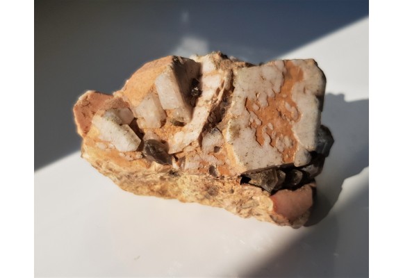 Idealna szczotka skaleni potasowych z albitem z Karkonoszy