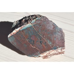 Masywna, miąższa żyła zielonego folerytu z Nowej Rudy