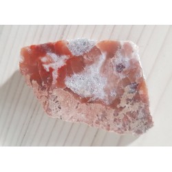 Żyłki chalcedonowo-kwarcowo-węglanowe w ryolicie z Ogorzelca