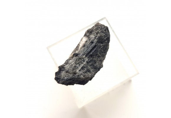 Turmalin z pegmatytów strzegomskich