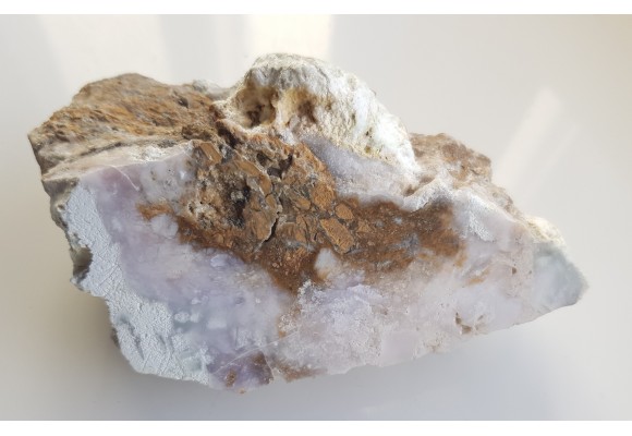 Fioletowy chalcedon z kopalni magnezytu w Wirach k. Sobótki