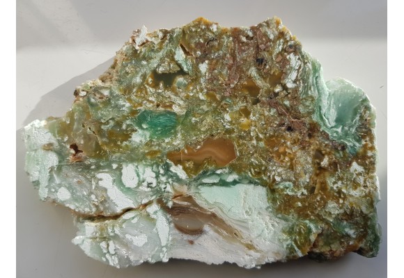 Duża płyta chryzoprazowo-chalcedonowa z Wir k. Sobótki