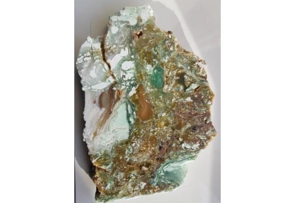 Duża płyta chryzoprazowo-chalcedonowa z Wir k. Sobótki