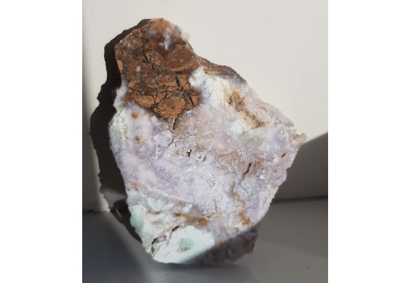 Fioletowy chalcedon z kopalni magnezytu w Wirach k. Sobótki