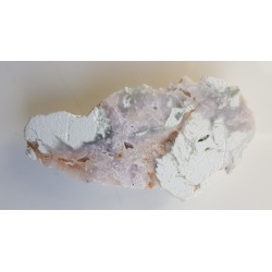 Fioletowy chalcedon z kopalni magnezytu w Wirach k. Sobótki