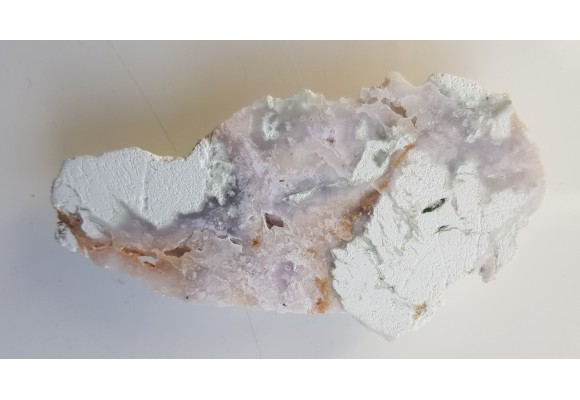 Fioletowy chalcedon z kopalni magnezytu w Wirach k. Sobótki