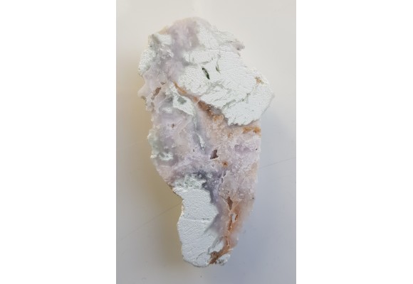 Fioletowy chalcedon z kopalni magnezytu w Wirach k. Sobótki