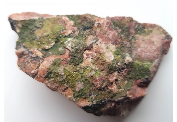 Olivenit na wapieniu dewońskim z Miedzianki w G. Świętokrzyskich