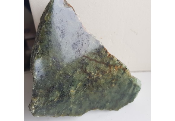 Okaz polerowanego nefrytu z Jordanowa Śląskiego