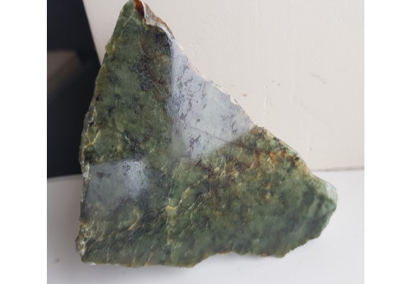 Okaz polerowanego nefrytu z Jordanowa Śląskiego