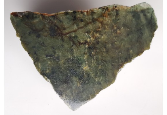 Okaz polerowanego nefrytu z Jordanowa Śląskiego