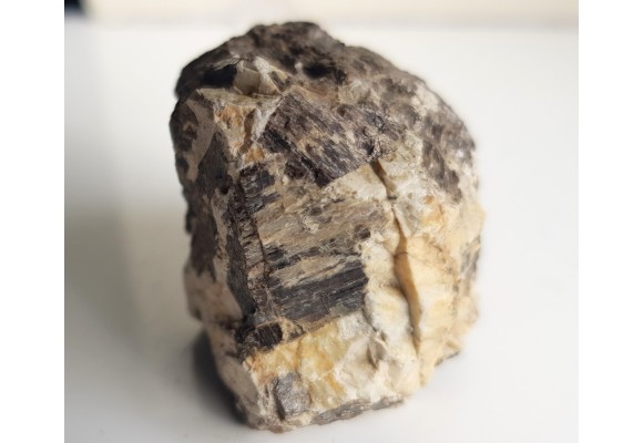 Antofyllit w pegmatycie z Przedborowej