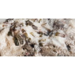 Barwne elbaity z Piławy Grn. w pegmatycie