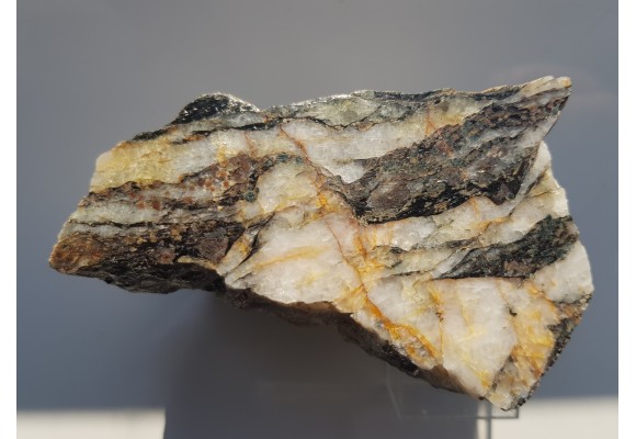 Spinel (gahnit), staurolit, granaty i min. kruszcowe z Gierczyna