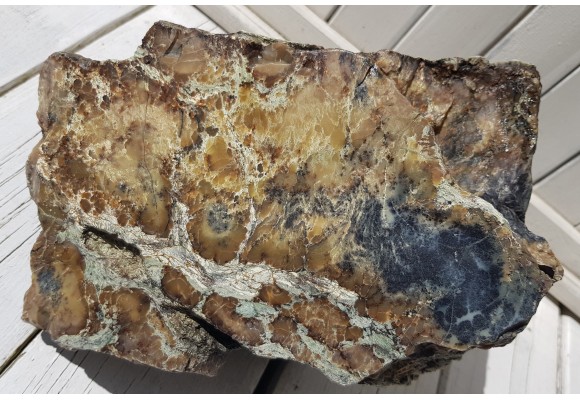 Wielki, muzealny okaz barwnego opalu z Nasławic k. Wrocławia