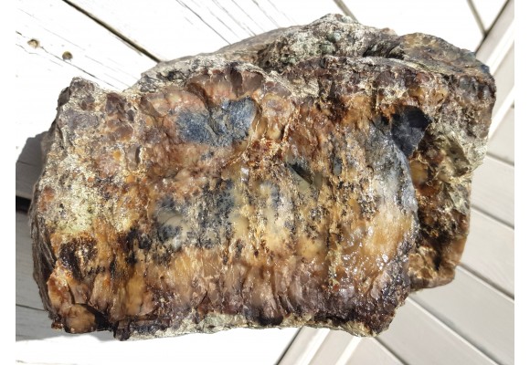 Wielki, muzealny okaz barwnego opalu z Nasławic k. Wrocławia