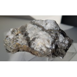 Piryt w barycie z Piskrzyna, G. Świętokrzyskie