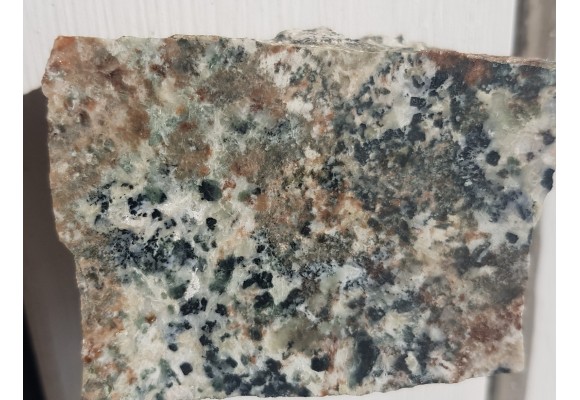 Okaz skarnu z Podzamka k. Kłodzka