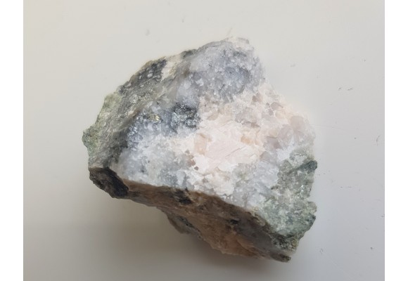 Tetraedryt w żyle kwarcowo-barytowej z okolic Jedliny Zdroju