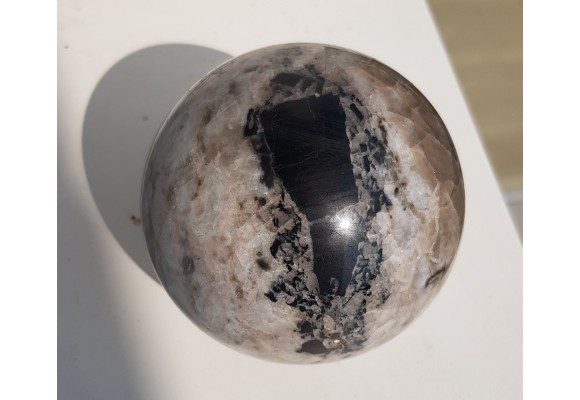 Okazała kula z pegmatytu litowego z Piławy Grn.