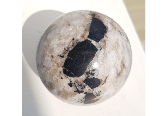 Okazała kula z pegmatytu litowego z Piławy Grn.