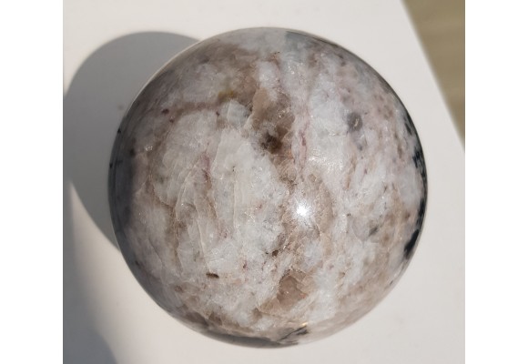 Okazała kula z pegmatytu litowego z Piławy Grn.