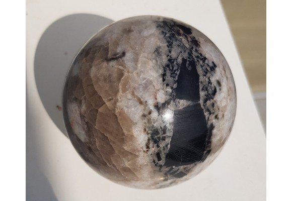 Okazała kula z pegmatytu litowego z Piławy Grn.