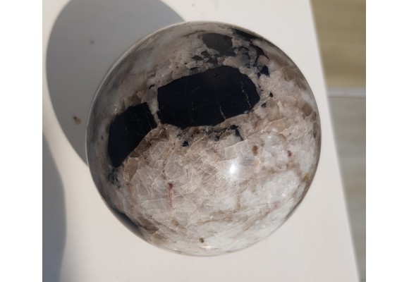 Okazała kula z pegmatytu litowego z Piławy Grn.