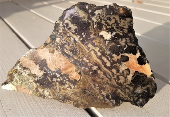 Absolutnie wyjątkowy okaz rudy miedzi o budowie skorupowej