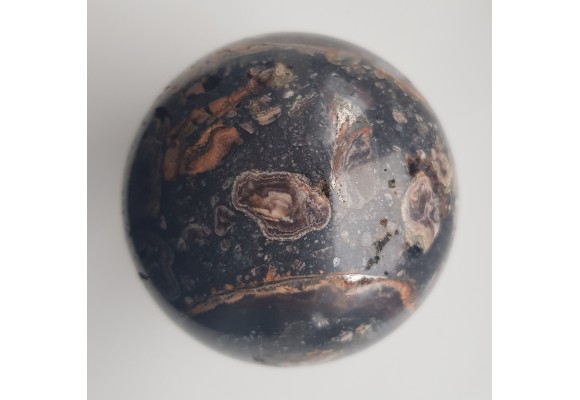 Piękna kula z rudy wstęgowej z Kosowa