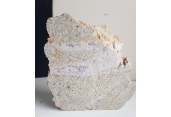 Żyła kwarcowo-ametystowa z Masywu Ślęży