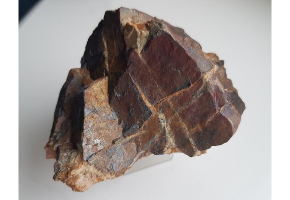 Masywny, blokowy martyt z pegmatytów karkonoskich