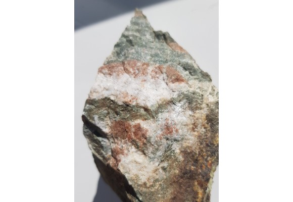 Granat w skarnie z Siedlimowic