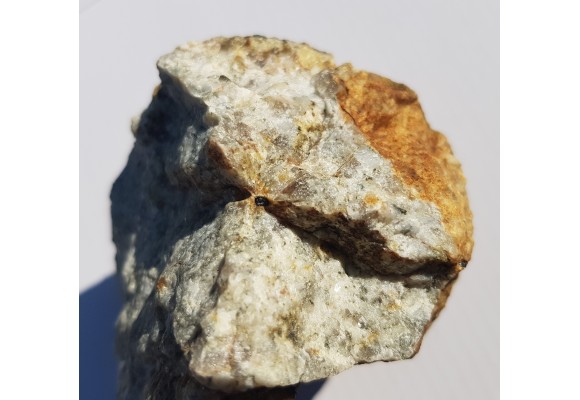 Allanit w pegmatycie z Koźmic, Wzg. Strach