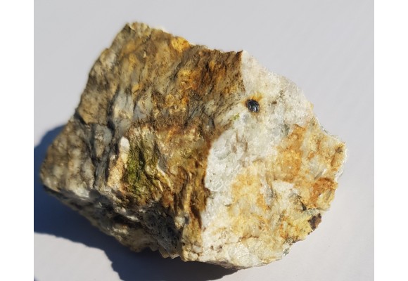 Allanit w pegmatycie z Koźmic, Wzg. Strach