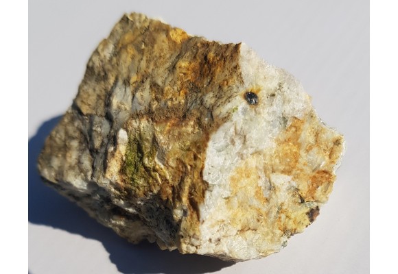 Allanit w pegmatycie z Koźmic, Wzg. Strach