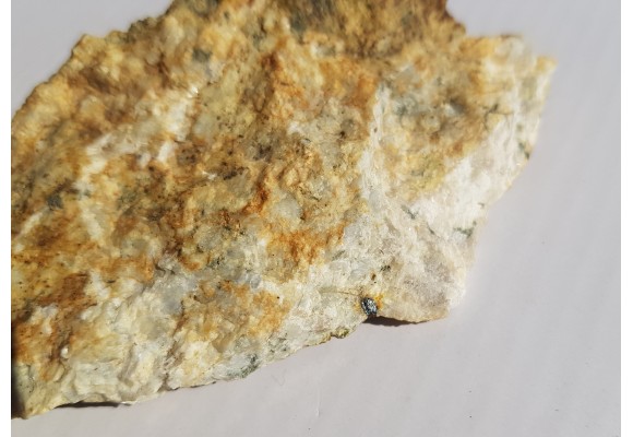 Allanit w pegmatycie z Koźmic, Wzg. Strach