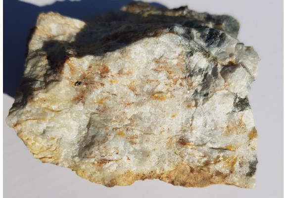 Allanit w pegmatycie z Koźmic, Wzg. Strach