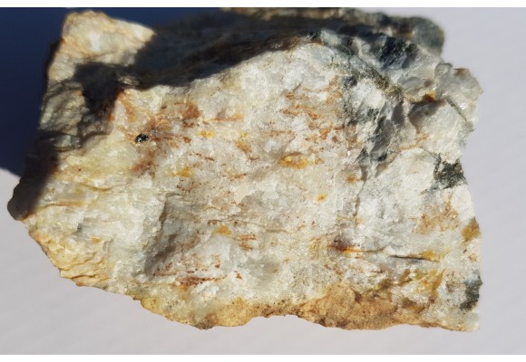 Allanit w pegmatycie z Koźmic, Wzg. Strach