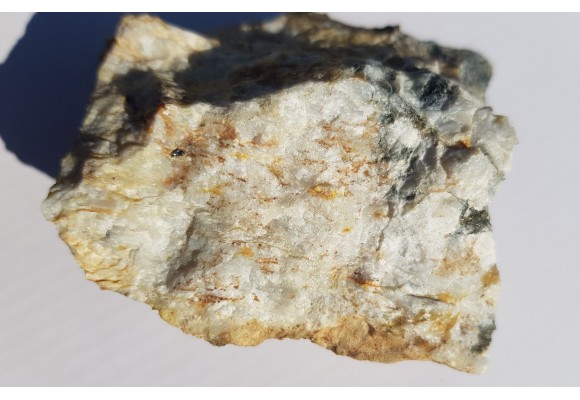 Allanit w pegmatycie z Koźmic, Wzg. Strach