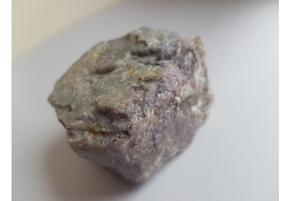 Kryształ spodumenu - rzadkiego piroksenu litowego z Piławy Grn.