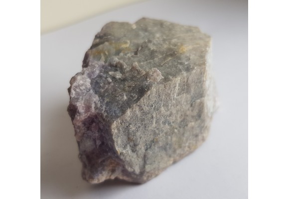 Kryształ spodumenu - rzadkiego piroksenu litowego z Piławy Grn.