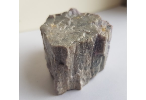 Kryształ spodumenu - rzadkiego piroksenu litowego z Piławy Grn.