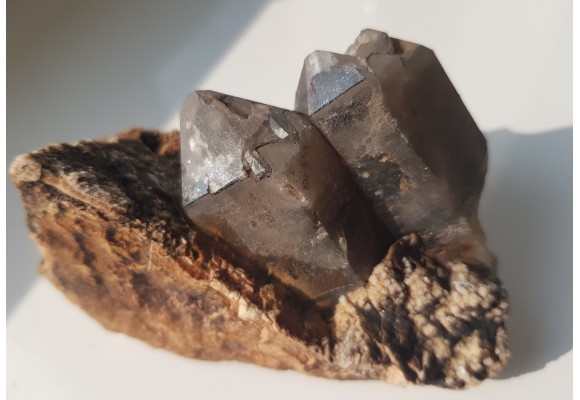 Kwarce dymne na skaleniu z Cieplic k. Jeleniej Góry