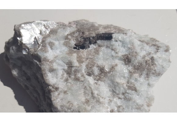 Krystaliczny kasyteryt w pegmatycie z Piławy Grn.