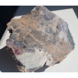 Polerowany okaz spodumenu i elbaitu w pegmatycie z Piławy Grn.