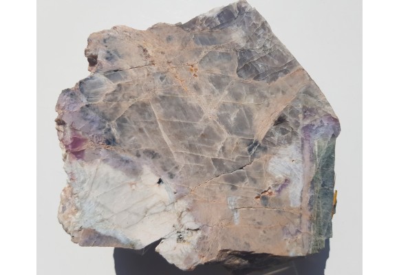 Polerowany okaz spodumenu i elbaitu w pegmatycie z Piławy Grn.